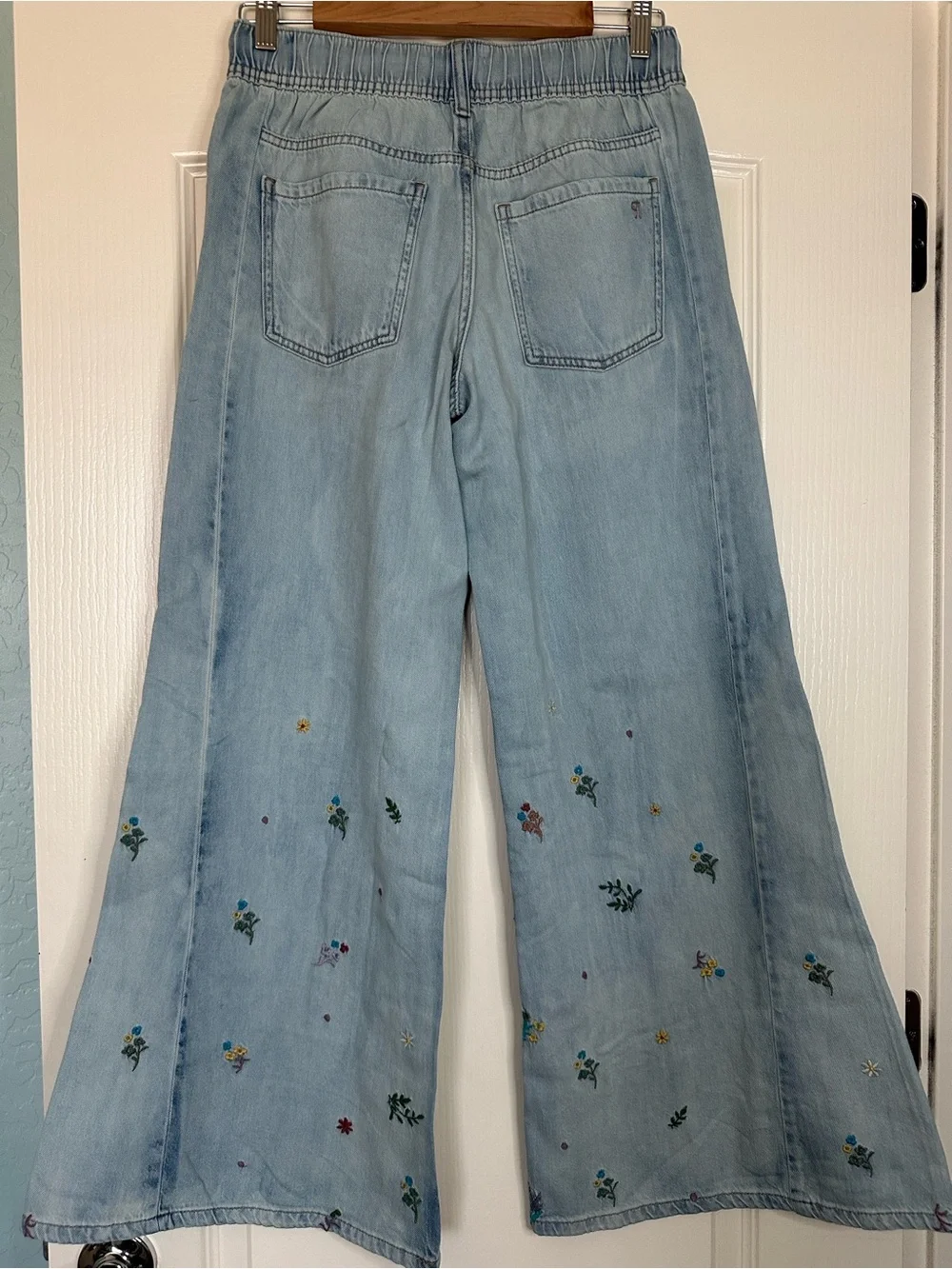 Pilcro by Anthropologie Adi Mid-Rise Flare Ditsy Jeans - Picture 6 of 11